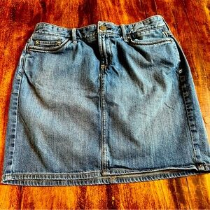 Eddie Bauer jean skirt, like new, women’s size 4.